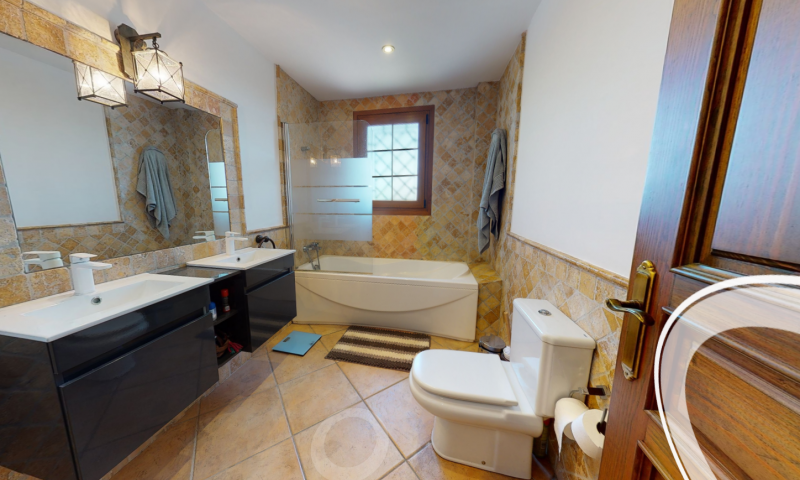 Villa i Elche, Alicante, Spanien 6 sovrum, 500 kvm. Nr. 115023