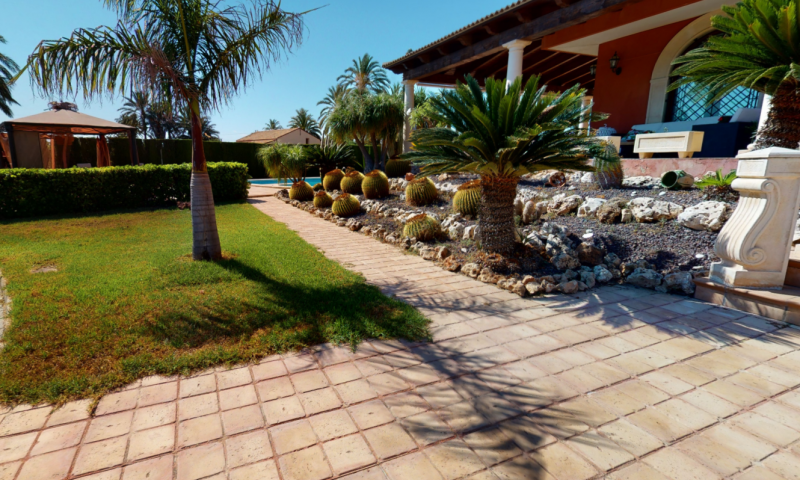 Villa i Elche, Alicante, Spanien 6 sovrum, 500 kvm. Nr. 115023