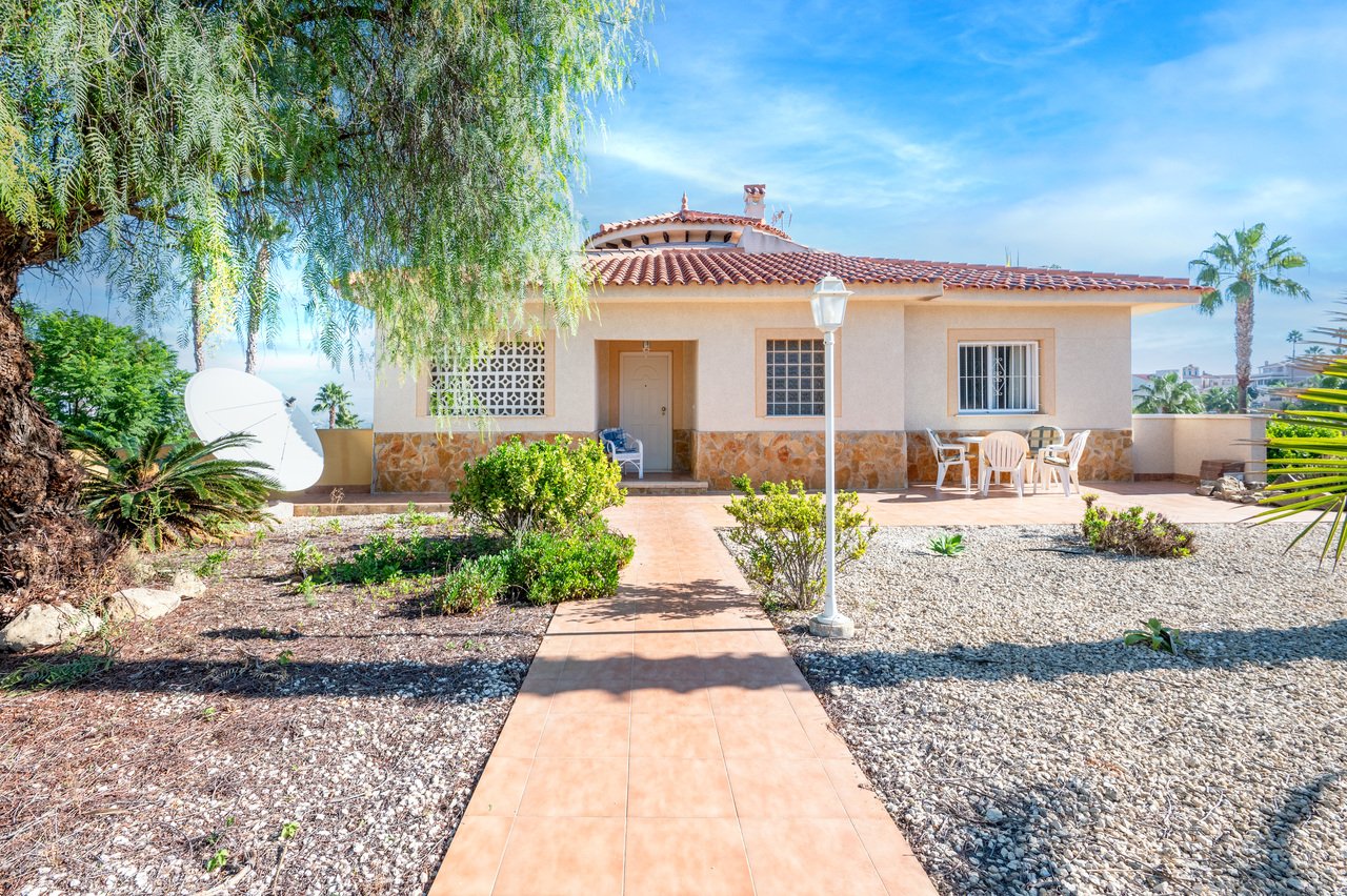 Villa in Algorfa, Alicante, Spanien 4 Schlafzimmer, 228 m2 Nr. 84348