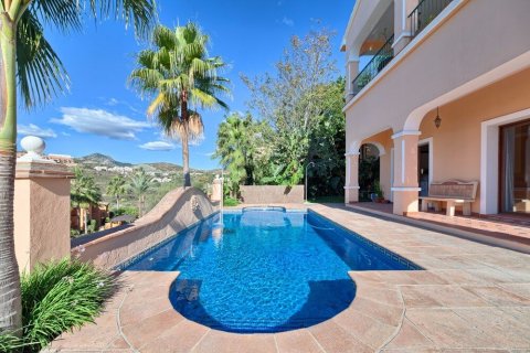 Casa in vendita Benahavis, Malaga, Spagna 4 camere da letto, 485 mq. N° 22413 - foto 2