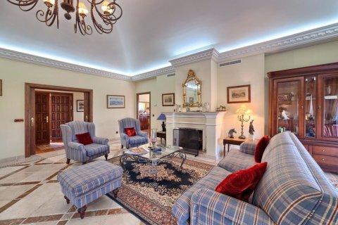 Casa in vendita Benahavis, Malaga, Spagna 4 camere da letto, 485 mq. N° 22413 - foto 11