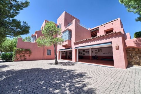 House for sale Benahavis, Malaga, Spain 5 bedrooms, 592 sq.m. No. 22402 - photo 1