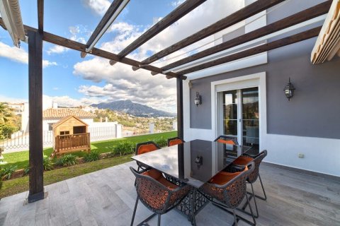 House for sale Benahavis, Malaga, Spain 4 bedrooms, 270 sq.m. No. 22408 - photo 3