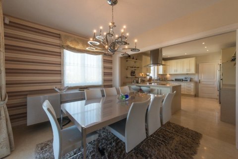 House for sale Benahavis, Malaga, Spain 4 bedrooms, 270 sq.m. No. 22408 - photo 9