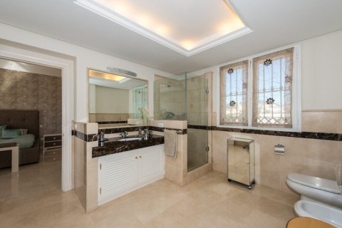 House for sale Benahavis, Malaga, Spain 4 bedrooms, 270 sq.m. No. 22408 - photo 8