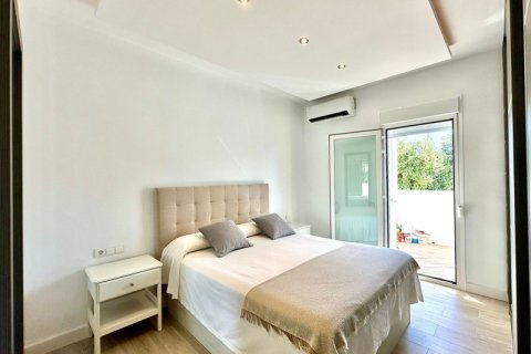 Huoneisto myytävänä Estepona, Malaga, Espanja, 2 makuuhuonetta, 92 m2 No. 109560 - kuva 12