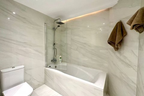 Huoneisto myytävänä Estepona, Malaga, Espanja, 2 makuuhuonetta, 92 m2 No. 109560 - kuva 10