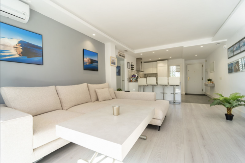 Apartment for sale Fuengirola, Malaga, Spain 2 bedrooms, 70 sq.m. No. 109554 - photo 7
