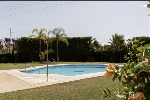 Apartment for sale Fuengirola, Malaga, Spain 2 bedrooms, 70 sq.m. No. 109554 - photo 16