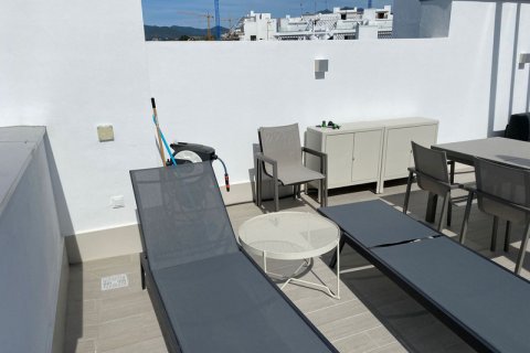 Apartment à vendre Estepona, Malaga, Espagne, 2 chambres, 75 m2 No. 109563 - photo 3
