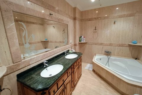 Townhouse for sale Alguena, Alicante, Spain 5 bedrooms, 275 sq.m. No. 116367 - photo 13