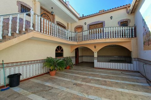 Townhouse for sale Alguena, Alicante, Spain 5 bedrooms, 275 sq.m. No. 116367 - photo 10