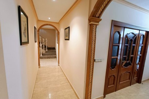 Townhouse for sale Alguena, Alicante, Spain 5 bedrooms, 275 sq.m. No. 116367 - photo 11
