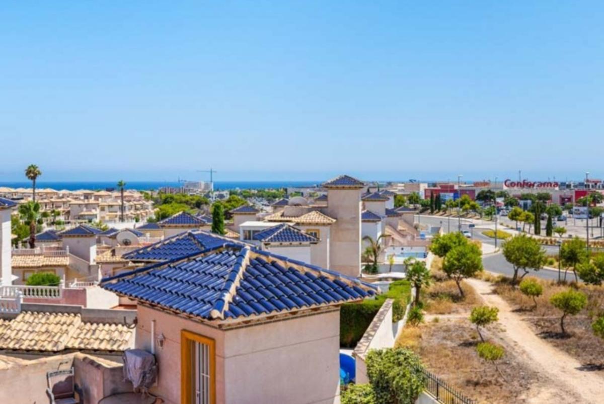 Villa in Playa Flamenca II, Alicante, Spain 4 bedrooms,  No. 91989
