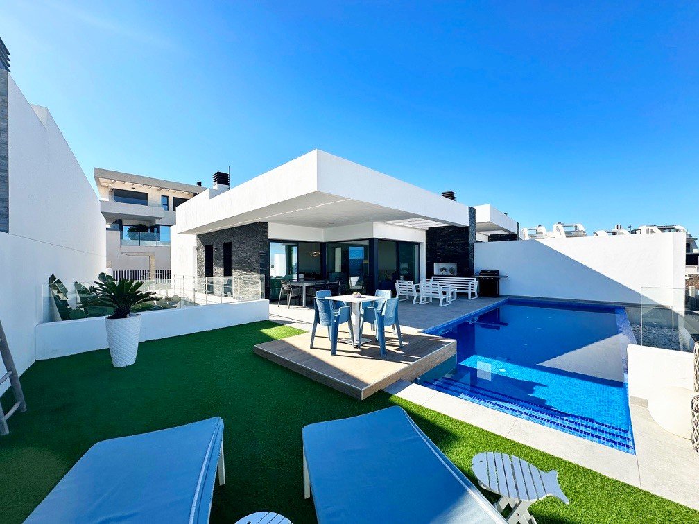 Villa à Rojales, Alicante, Espagne 3 chambres, 193 m2 No. 91988