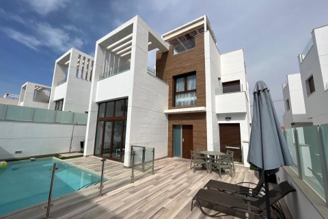 Villa for sale Torrevieja, Alicante, Spain 3 bedrooms, 196 sq.m. No. 117798 - photo 1