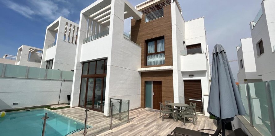 Villa Torrevieja, Alicante, Spain 3 bedrooms, 196 sq.m. No. 117798