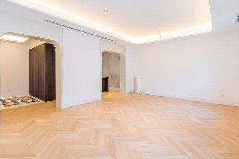 Dzīvoklis pārdošanā Madrid, Spānijā 3 istabas, 146 m2 Nr. 106866 - attēls 3
