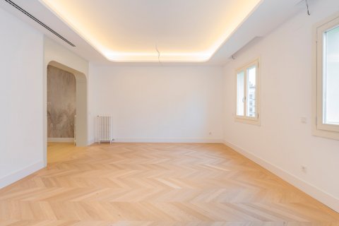 Dzīvoklis pārdošanā Madrid, Spānijā 3 istabas, 146 m2 Nr. 106866 - attēls 4