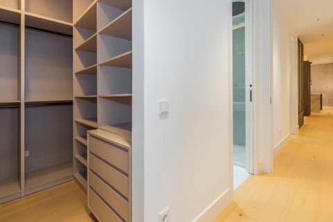 Dzīvoklis pārdošanā Madrid, Spānijā 3 istabas, 146 m2 Nr. 106866 - attēls 29