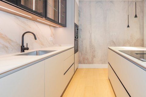 Dzīvoklis pārdošanā Madrid, Spānijā 3 istabas, 146 m2 Nr. 106866 - attēls 13