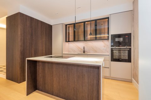 Dzīvoklis pārdošanā Madrid, Spānijā 3 istabas, 146 m2 Nr. 106866 - attēls 11