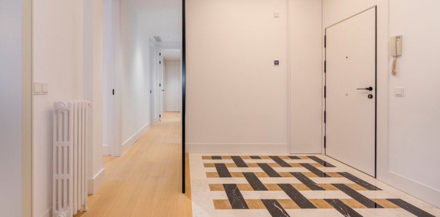Dzīvoklis Madrid, Spānijā 3 istabas, 146 m2 Nr. 106866