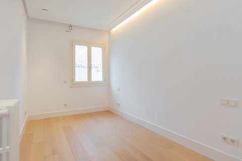 Dzīvoklis pārdošanā Madrid, Spānijā 3 istabas, 146 m2 Nr. 106866 - attēls 16