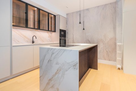 Dzīvoklis pārdošanā Madrid, Spānijā 3 istabas, 146 m2 Nr. 106866 - attēls 12