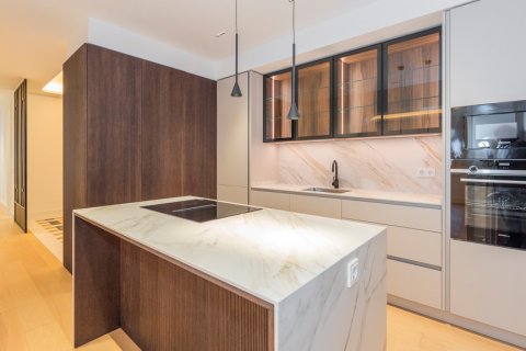 Dzīvoklis pārdošanā Madrid, Spānijā 3 istabas, 146 m2 Nr. 106866 - attēls 10