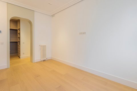 Dzīvoklis pārdošanā Madrid, Spānijā 3 istabas, 146 m2 Nr. 106866 - attēls 28