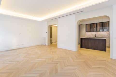 Dzīvoklis pārdošanā Madrid, Spānijā 3 istabas, 146 m2 Nr. 106866 - attēls 5