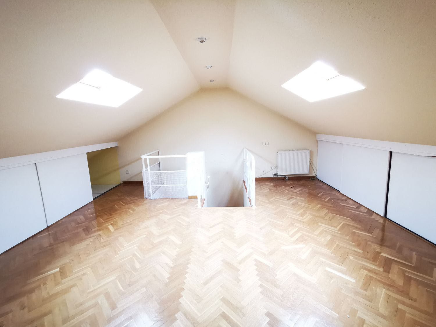 Duplex in Madrid, Spain 4 bedrooms, 216 sq.m. No. 59147