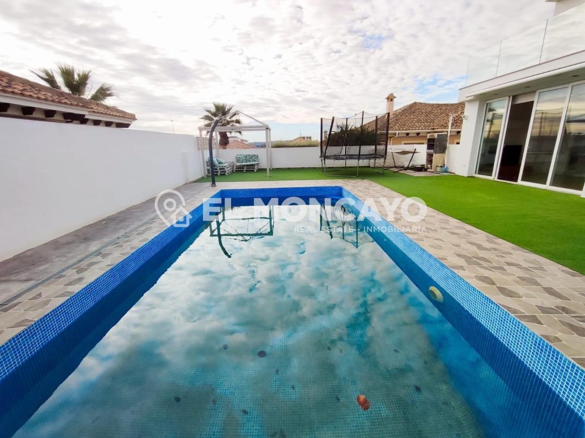 Villa i San Fulgencio, Alicante, Spanien 9 sovrum, 354 kvm. Nr. 112848