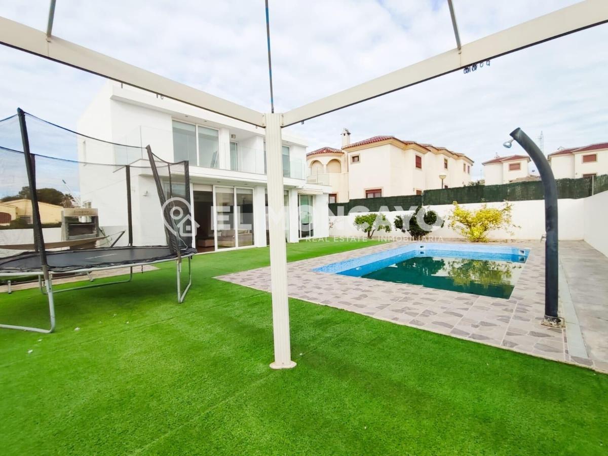 Villa i San Fulgencio, Alicante, Spanien 9 sovrum, 354 kvm. Nr. 112848