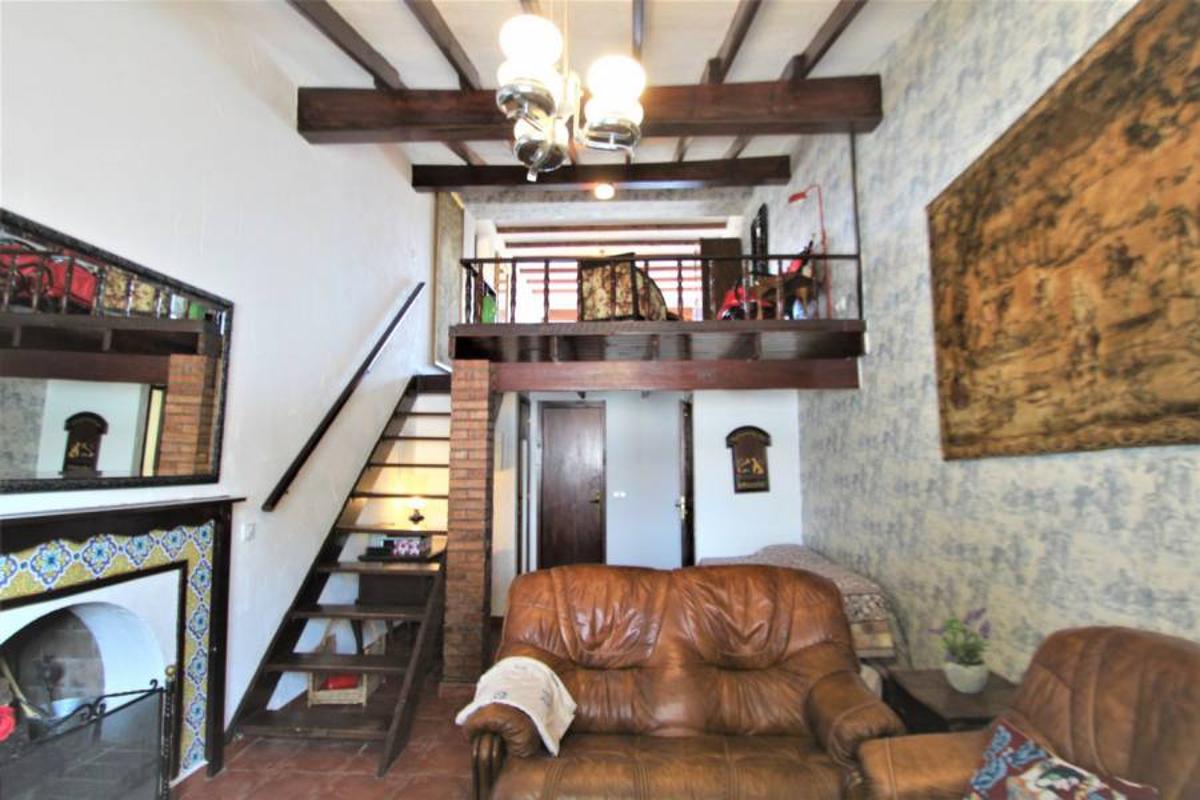 Villa i Alicante, Spanien 9 sovrum, 221 kvm. Nr. 98498