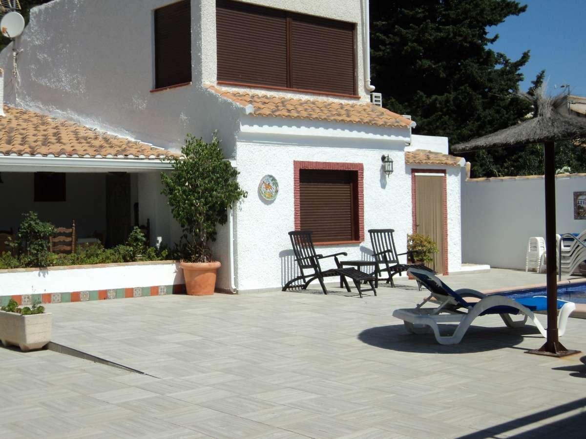 Villa i Alicante, Spanien 9 sovrum, 221 kvm. Nr. 98498