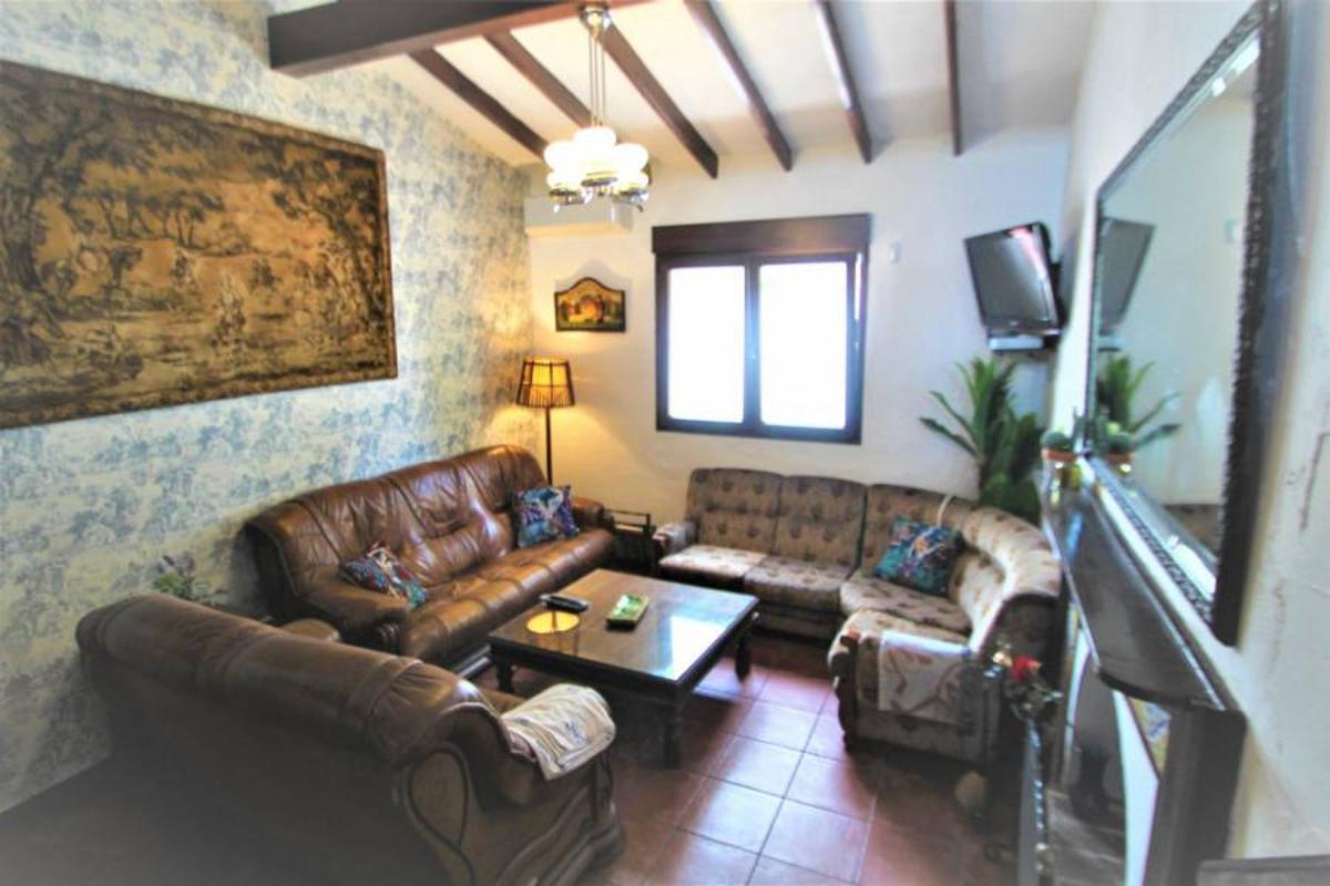 Villa i Alicante, Spanien 9 sovrum, 221 kvm. Nr. 98498