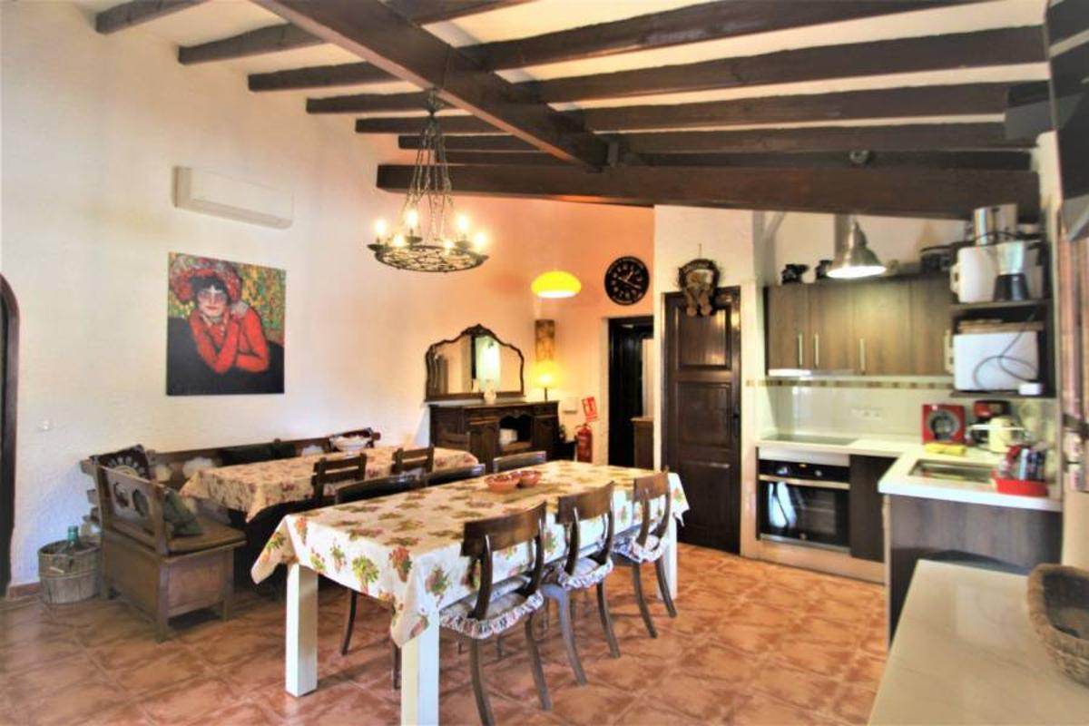 Villa i Alicante, Spanien 9 sovrum, 221 kvm. Nr. 98498