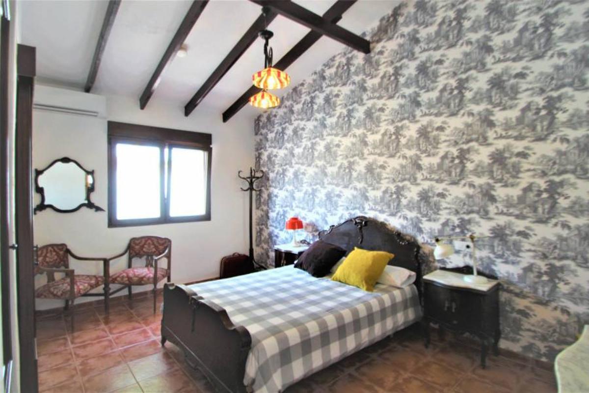 Villa i Alicante, Spanien 9 sovrum, 221 kvm. Nr. 98498