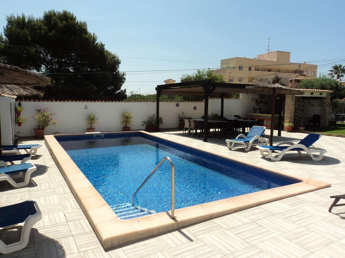 Villa i Alicante, Spanien 9 sovrum, 221 kvm. Nr. 98498