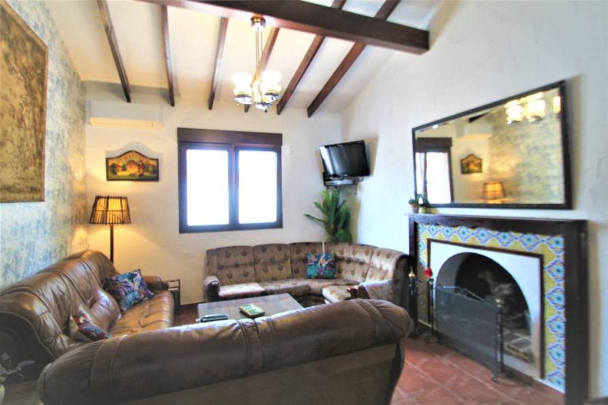 Villa i Alicante, Spanien 9 sovrum, 221 kvm. Nr. 98498