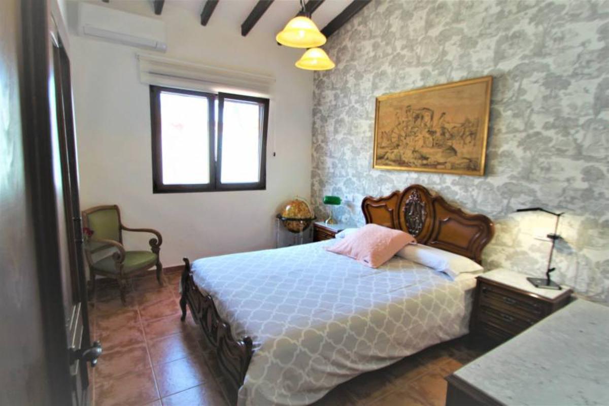 Villa i Alicante, Spanien 9 sovrum, 221 kvm. Nr. 98498