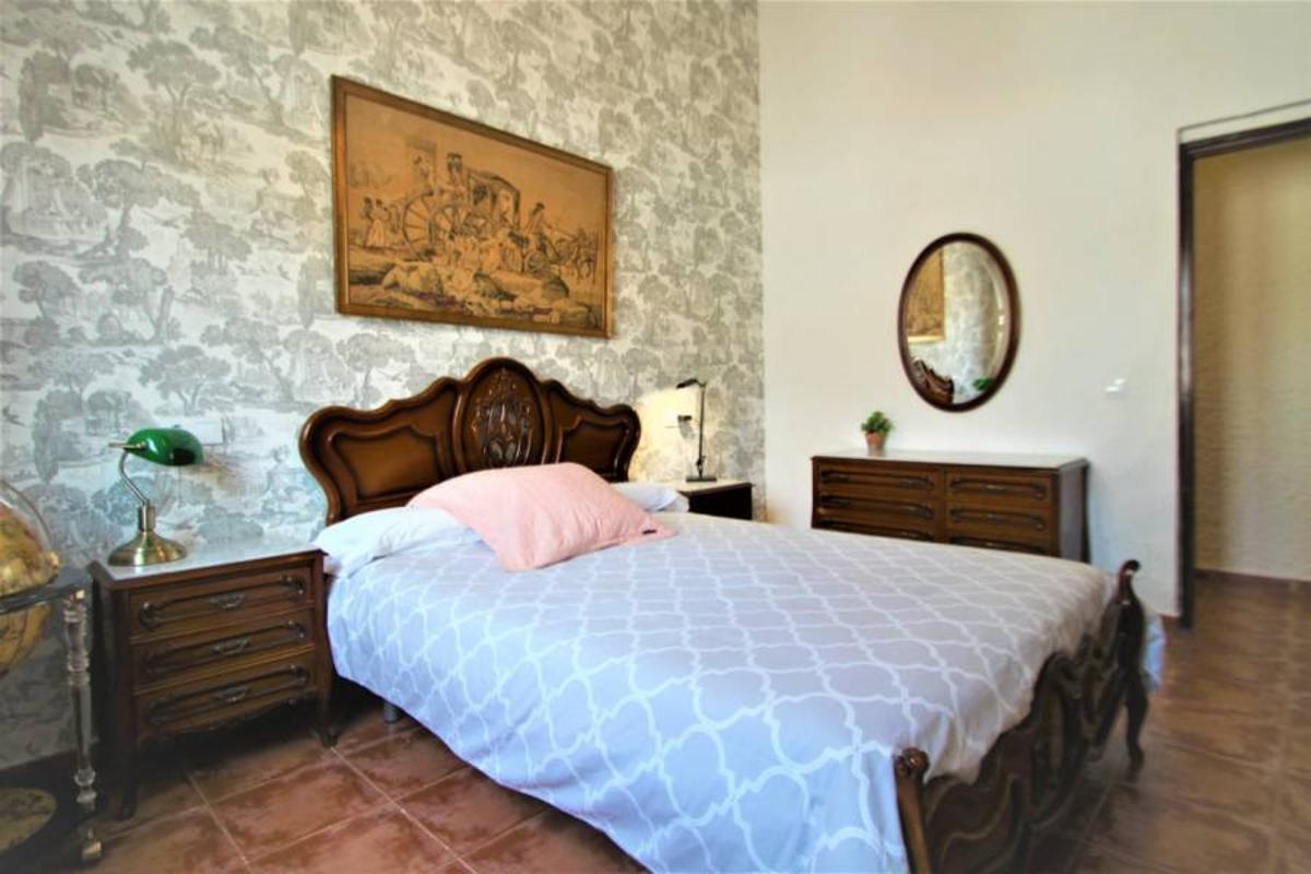 Villa i Alicante, Spanien 9 sovrum, 221 kvm. Nr. 98498