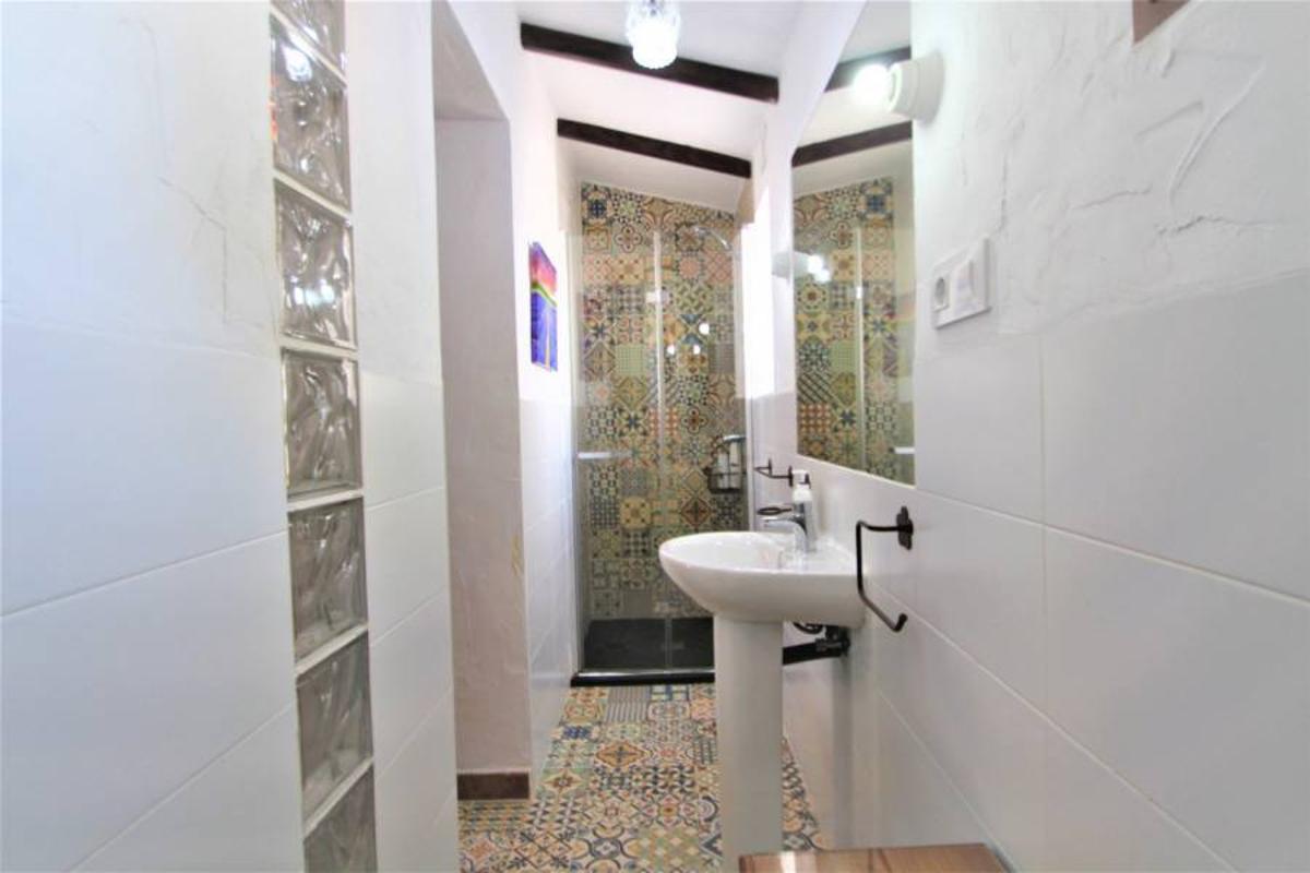 Villa i Alicante, Spanien 9 sovrum, 221 kvm. Nr. 98498