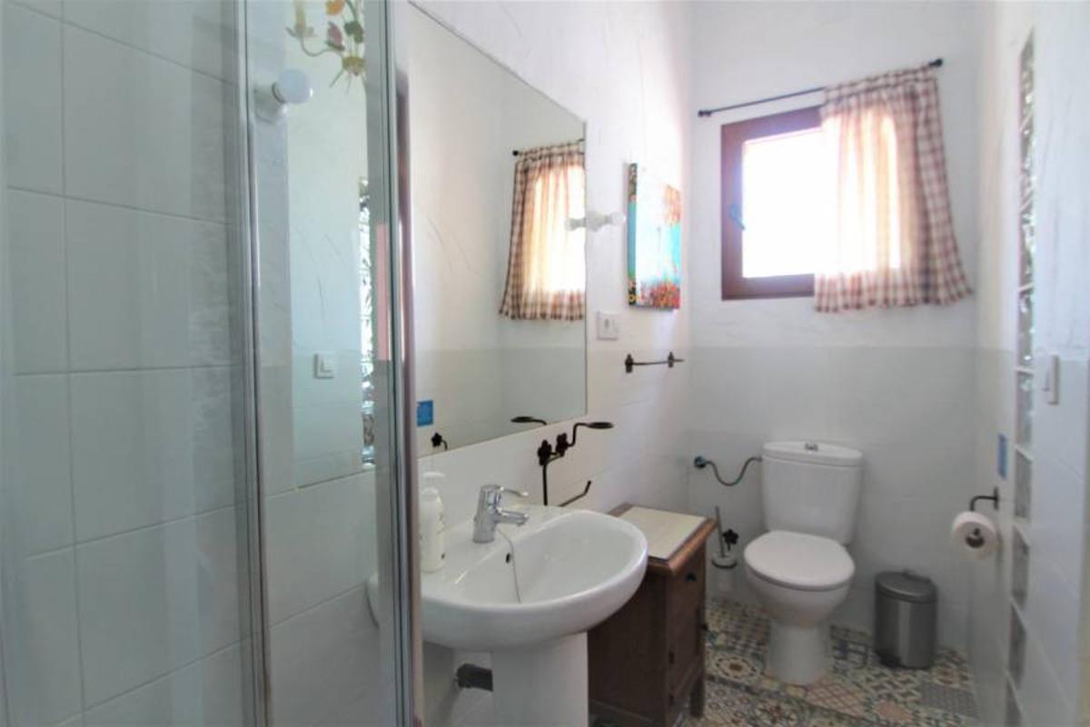 Villa i Alicante, Spanien 9 sovrum, 221 kvm. Nr. 98498