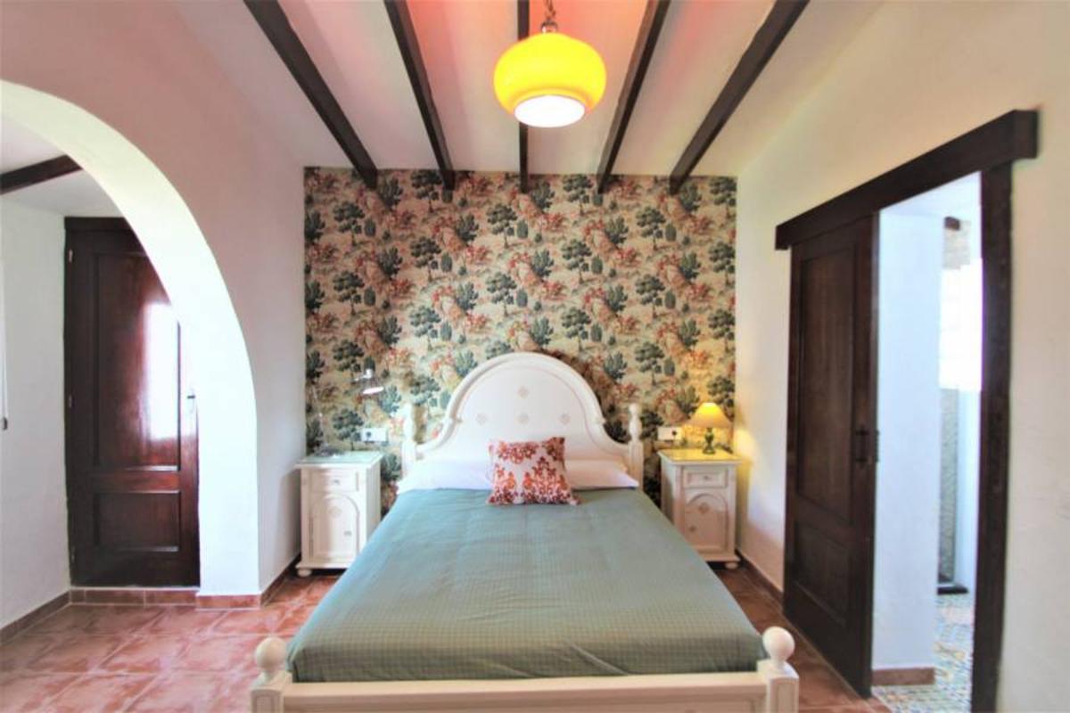 Villa i Alicante, Spanien 9 sovrum, 221 kvm. Nr. 98498