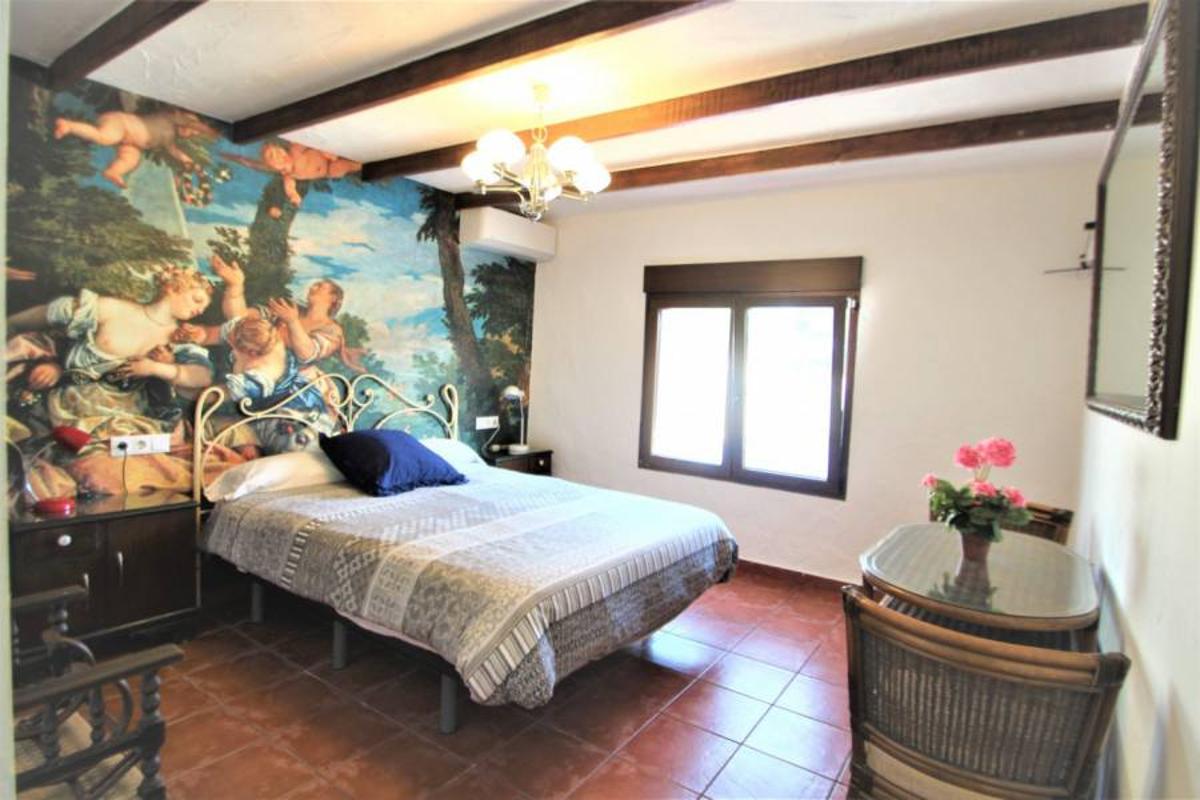 Villa i Alicante, Spanien 9 sovrum, 221 kvm. Nr. 98498