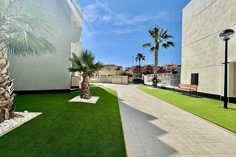 Продажа квартиры Вилламартин, Аликанте, Испания 2 спальни, 70м2 №111337 - фото 3