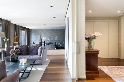 Apartamento en venta en Barcelona, España 6 dormitorios, 492 m2 No. 141019 - foto 6
